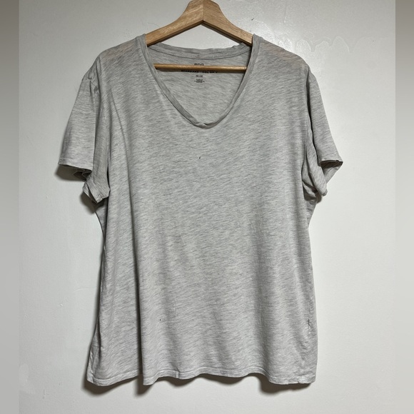 BDG Heather Gray V-Neck Standard Fit T-Shirt - Size M - Picture 1 of 7